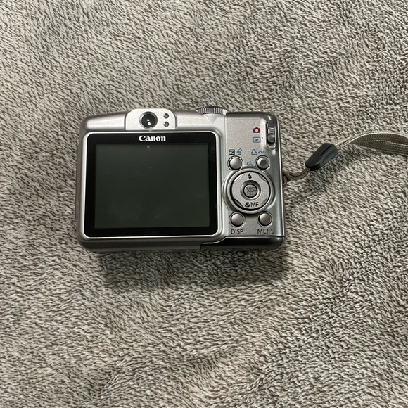 Canon camera - Picture 2 of 5